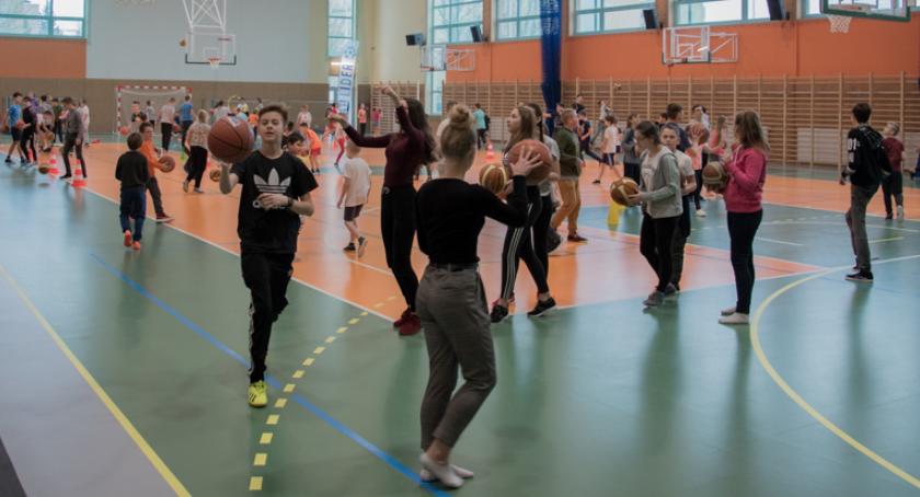 Przerwy na sportowo w SP7 [FOTO]