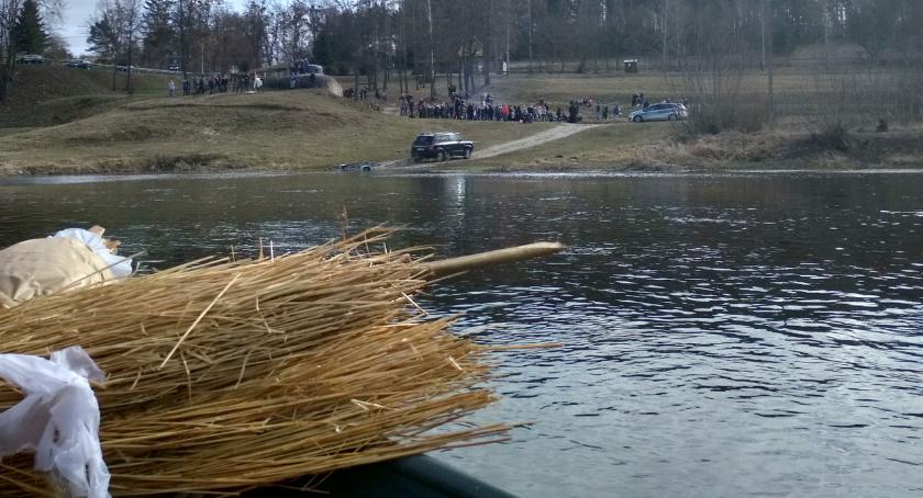 Radosne powitanie wiosny nad Narwią w Nowogrodzie [FOTO]