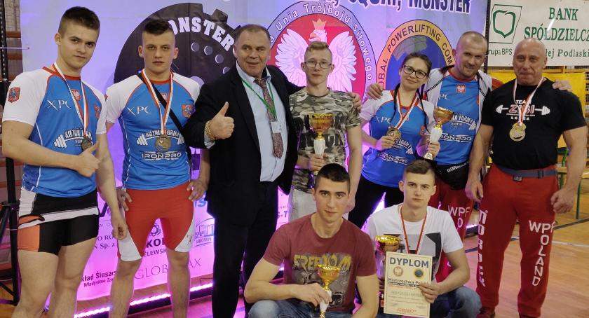 Medale siłaczy z łomżyńskiej bursy [FOTO]