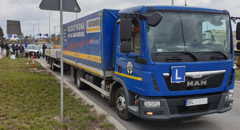 Kolizja z udziałem egzaminacyjnej ciężarówki [FOTO]