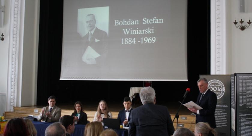 Pracownia historyczna im. profesora Winiarskiego w I LO [FOTO]