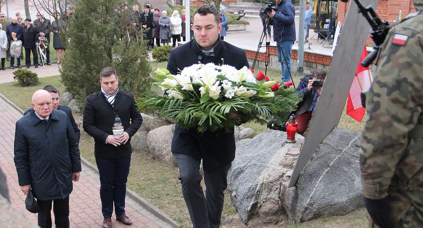 Łomża: Obchody rocznicy Zbrodni Katyńskiej i Katastrofy Smoleńskiej [VIDEO i FOTO]