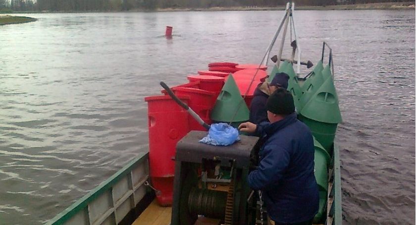 Narew: Trwa oznakowywanie szlaku żeglownego