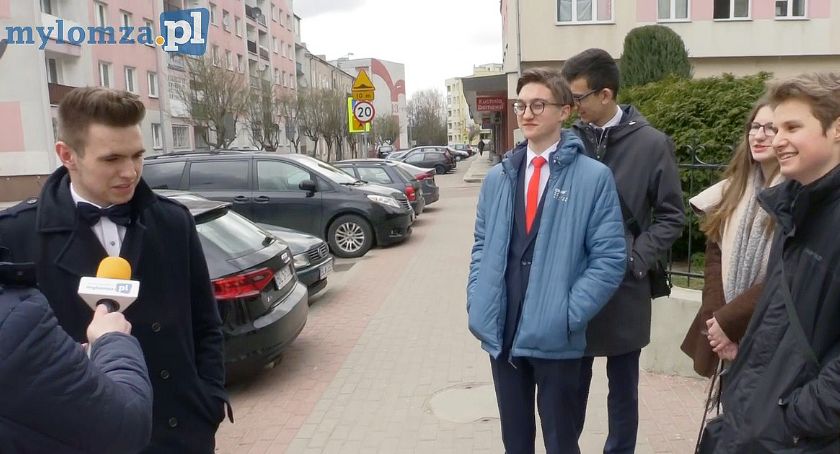 Łomża: Egzamin gimnazjalny 2019 - część matematyczno-przyrodnicza [SONDA VIDEO]