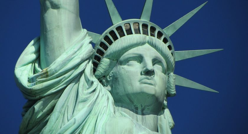 Ambasada USA zachęca do złożenia wniosku o wizę