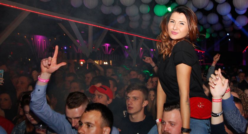 Tłumy imprezowiczów na majówce! Tak otwieraliśmy z Wami sezon imprez w Nowogrodzie! [VIDEO i FOTO]