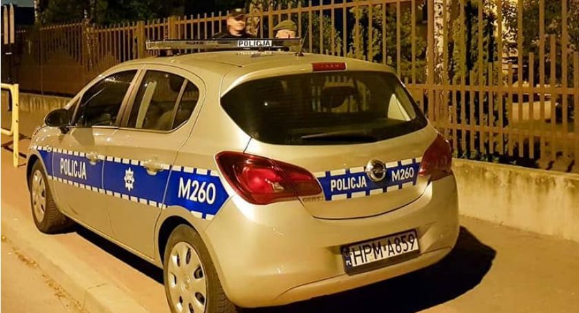 Łomża: Policja nadal pilnuje szkół [FOTO]