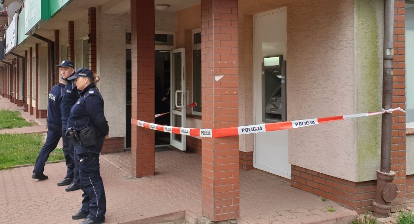 Łomża: Próba włamania do bankomatu?