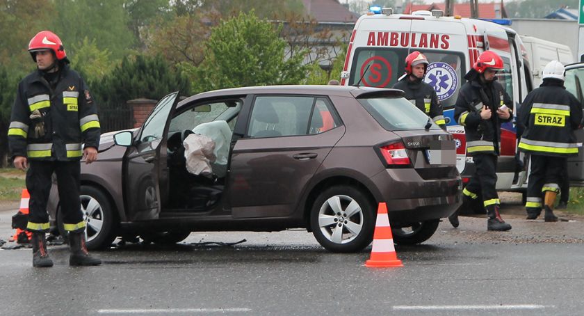 Niebezpieczne skrzyżowanie. Wypadek na trasie Łomża – Ostrołęka [FOTO]