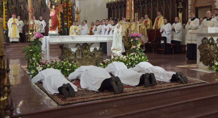 Święcenia diakonatu w łomżyńskiej katedrze [FOTO]