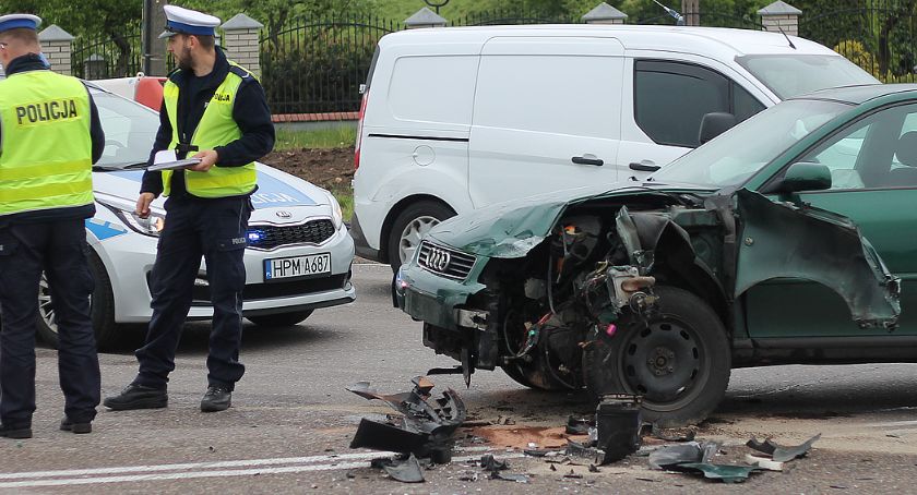 Wypadek w Piątnicy. Kobieta w szpitalu [FOTO]