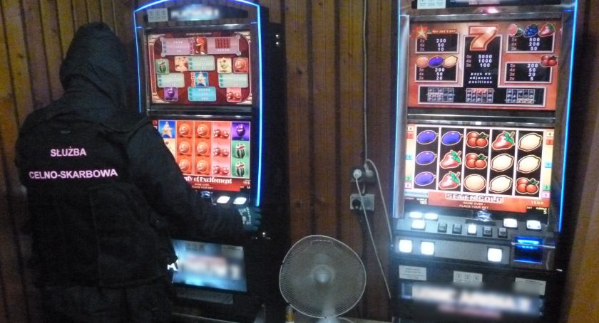 Sześć automatów w rękach łomżyńskiej KAS [FOTO]