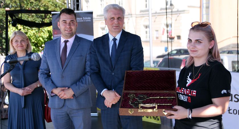 Juwenalia wystartowały! Studenci otrzymali klucze do bram miejskich Łomży[FOTO]