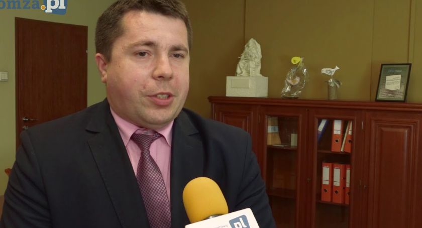 Łomża: Nie ma mowy o cięciach w oświacie [VIDEO]