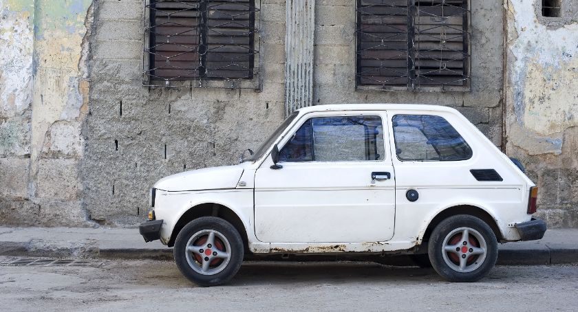 Masz starsze auto? Sprawdź, jak dobrać dla niego odpowiednią polisę