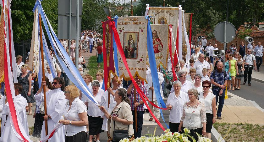 Łomża: Tysiące wiernych uczestniczyło w procesjach [FOTO]