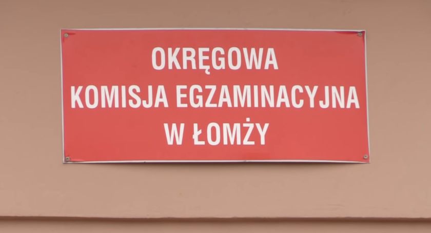 Gimnazjaliści i ósmoklasiści sprawdzają, czy właściwie policzono im punkty