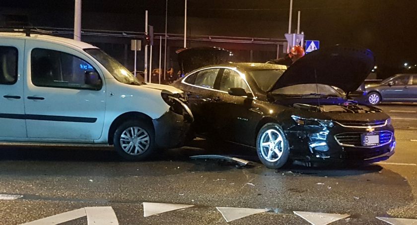 Nocna kraksa na ul. Zawadzkiej