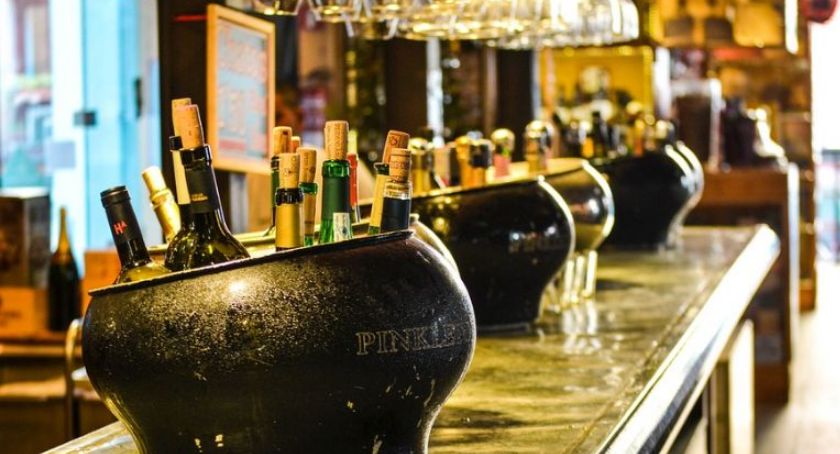 Radni przyjęli zmiany w sprawie sprzedaży alkoholu