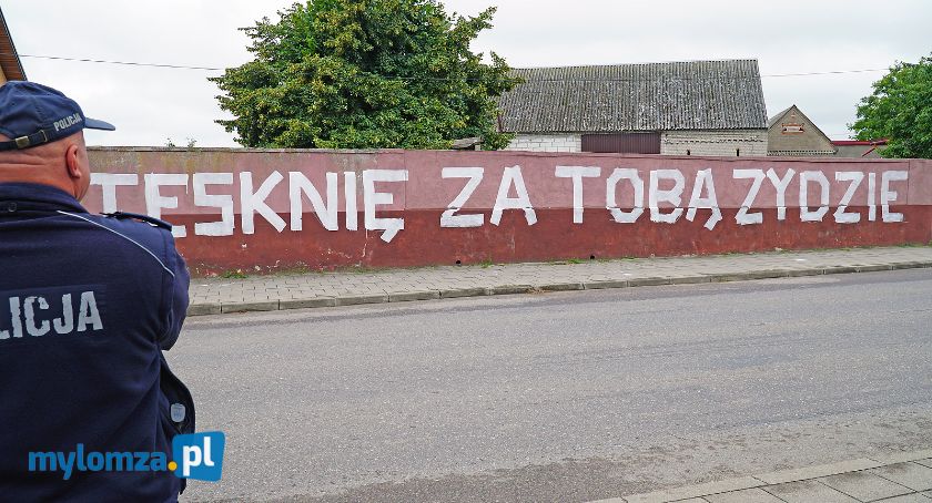 Wandalizm, antysemityzm, prowokacja czy uliczny przekaz? Kontrowersyjny napis w Jedwabnem! [VIDEO i FOTO]