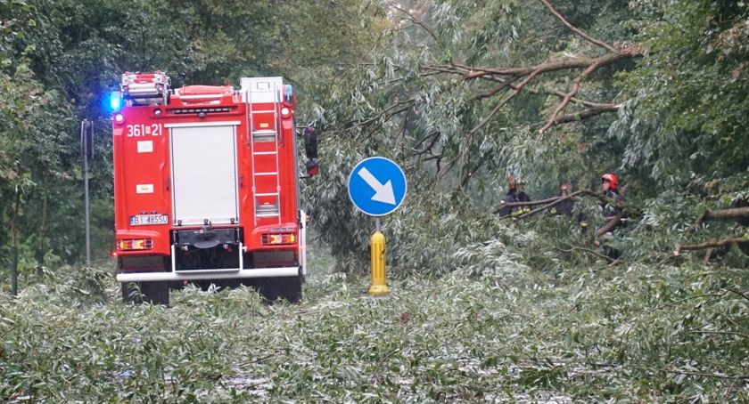 Łomża: Spustoszenie po nawałnicy [NOWE FOTO i VIDEO]