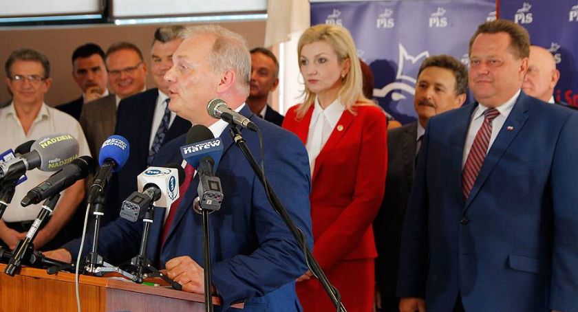 Nieoficjalnie: Znamy nazwiska i pozycje łomżyńskich kandydatów PiS w wyborach do Sejmu
