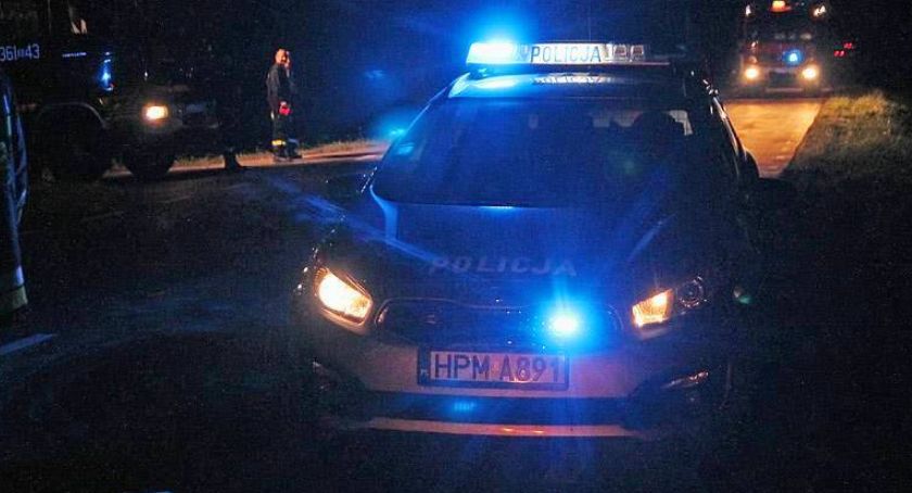Szarpanina zakończona upadkiem z kombajnu. Młody mężczyzna trafił do szpitala