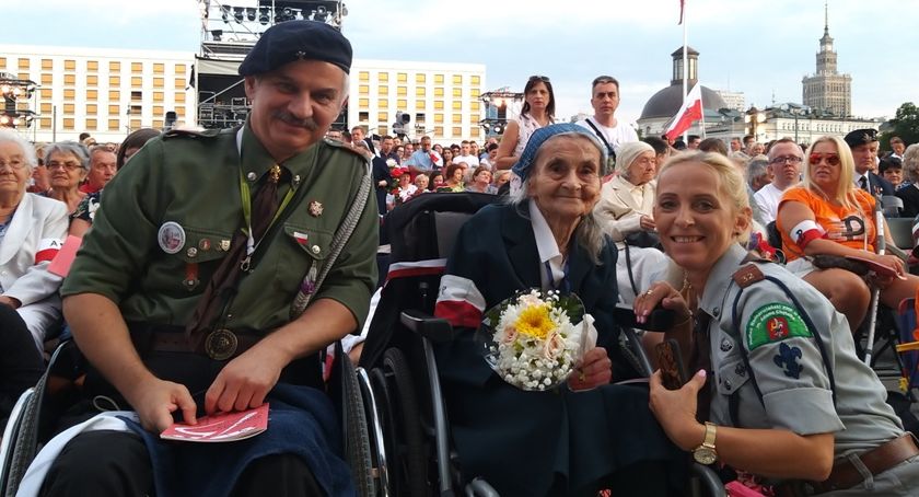 Łomżyńscy harcerze oddali cześć Powstańcom [FOTO]