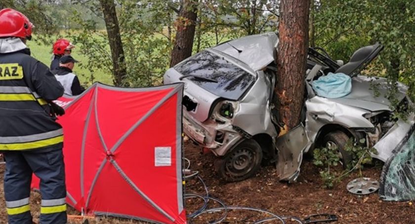Tragiczny wypadek w regionie. Nie żyje kierowca [FOTO]