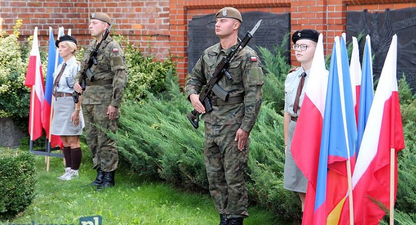 Syreny, pogrzeb i odsłonięcie muralu. Program łomżyńskich obchodów 80. rocznicy wybuchu II wojny światowej