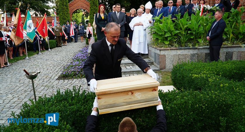 Łomża: Polscy żołnierze spoczęli przy Sanktuarium Miłosierdzia Bożego [FOTO]