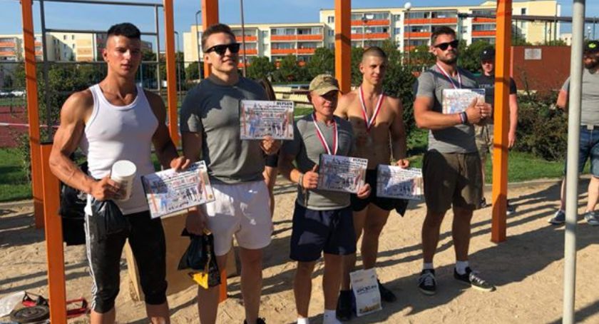 Łomża: Pull Up Day 2019. Młodzi mają pomysł na aktywność [FOTO i VIDEO]