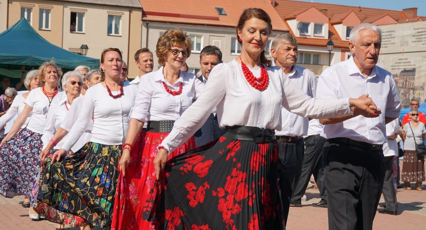 Seniorada 2019: Łomżyńscy seniorzy świętowali na Starym Rynku [VIDEO i FOTO]