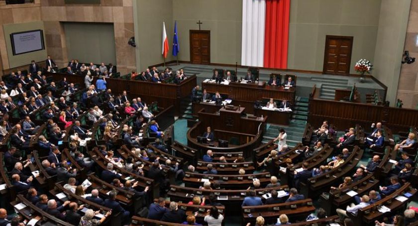 Kandydaci na posłów i senatorów. Kim są i gdzie mieszkają? [PEŁNA LISTA]