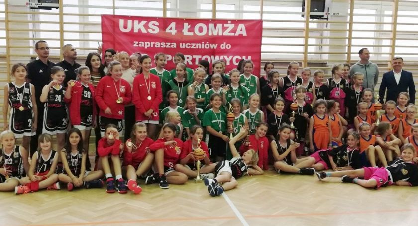 UKS 4 Łomża z Pucharem Prezydenta [FOTO]