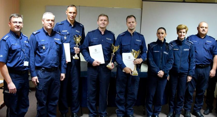Łomżyński policjant najlepszym dyżurnym garnizonu podlaskiego 2019 [FOTO]