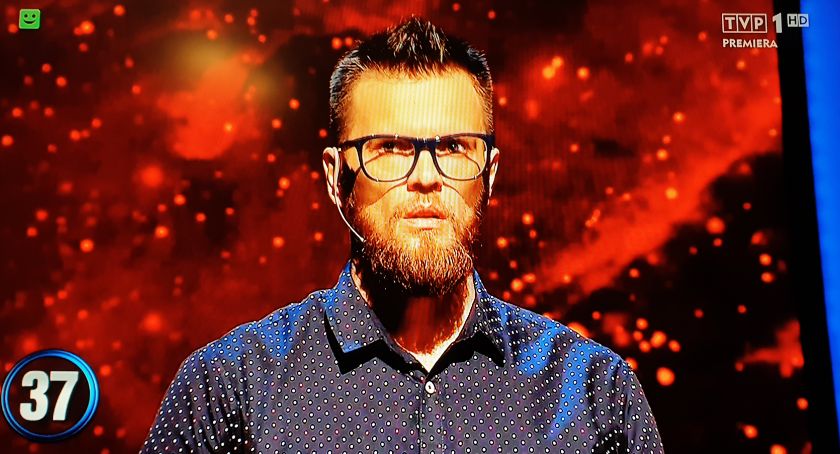 Nauczyciel z Łomży wygrywa w teleturnieju „Jeden z Dziesięciu” [VIDEO]