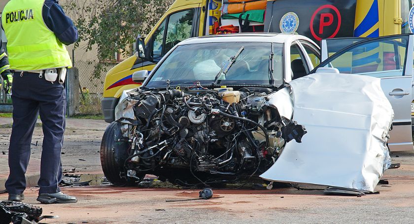 Nowogród: Wypadek z udziałem ciężarówki. Dwie osoby w szpitalu [FOTO] 