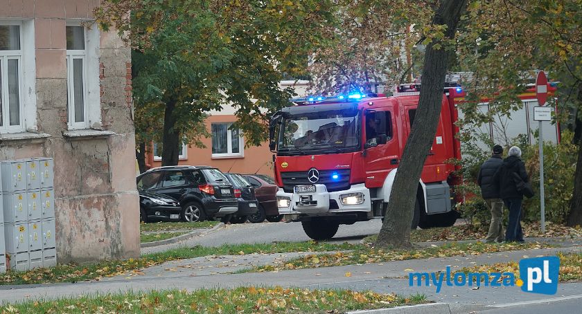 Starsza kobieta w szpitalu. Uratował ją czujnik czadu? 