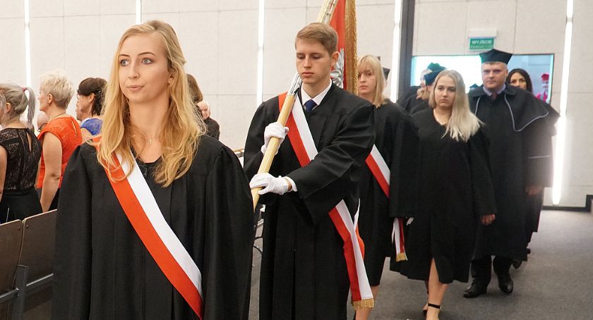 Nowi studenci w PWSIiP [VIDEO i FOTO]