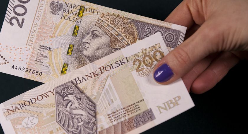 Studenci mogą stracić pieniądze