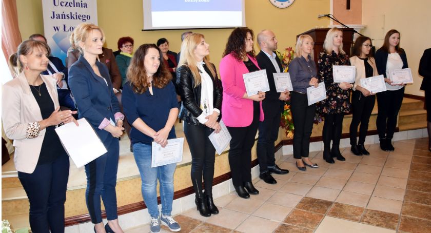 Zainaugurowano rok akademicki na Uczelni Jańskiego w Łomży [FOTO]