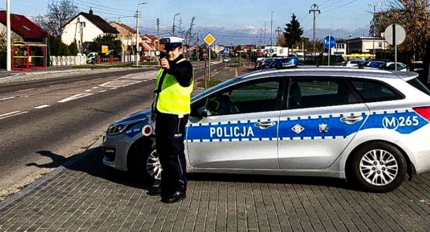 Policjanci skontrolowali niemal 1000 pojazdów