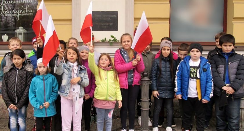 Łomża: SP2 uczy pamiętać [FOTO]