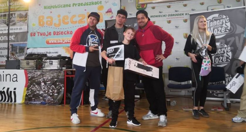 BK Step na „Dance The World”