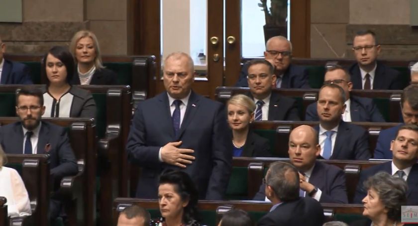 Posłowie złożyli dziś ślubowanie