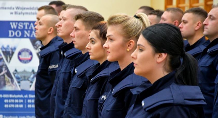 Nowi funkcjonariusze w szeregach podlaskiej policji [FOTO]