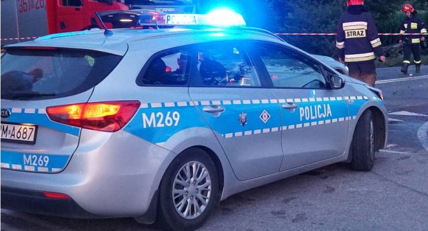 Uciekał po dachowaniu. Miał ponad 3 promile!