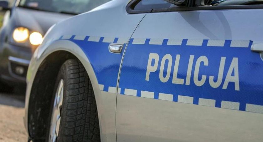 Łomżyńscy policjanci przypominają o światłach i odblaskach