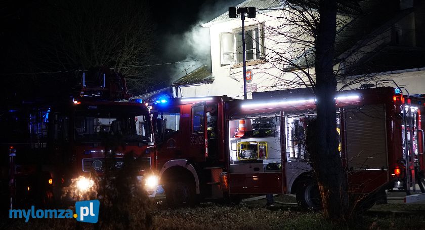 Pożar w starej szkole! Trzy osoby ewakuowane [FOTO]